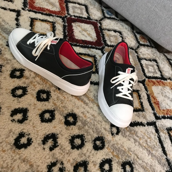 SAMUEL HUBBARD Flight Solo - Picture 11 of 11